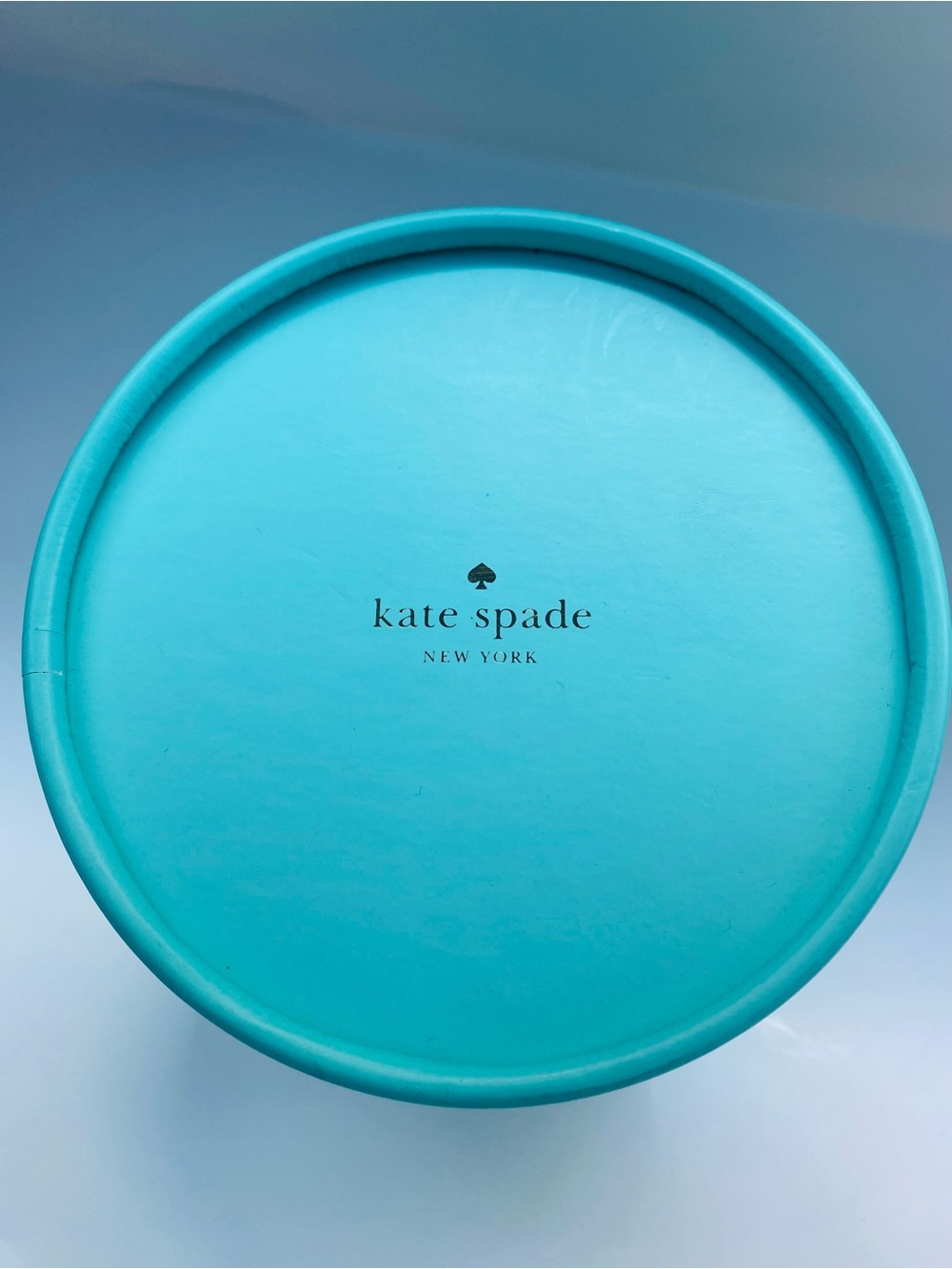 Kate Spade New York
Round Gift Storage Jewelry Makeup Cosmetics Box